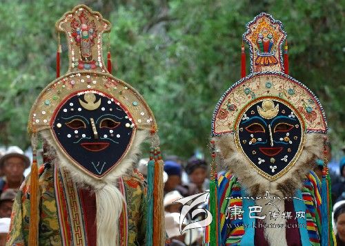 藏戲面具：多姿多彩！