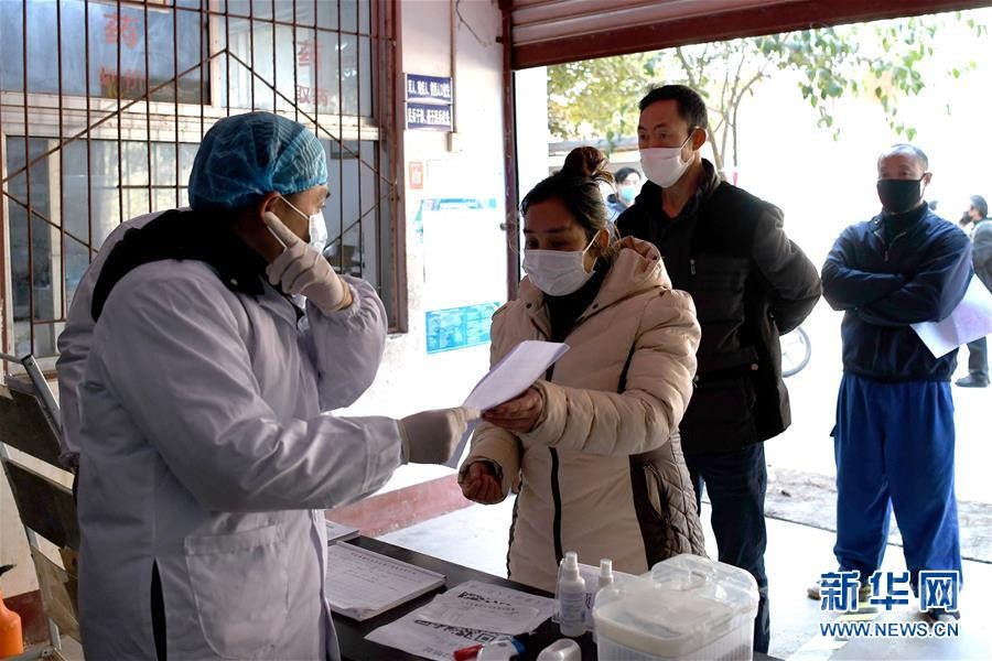 （抓好經(jīng)濟(jì)發(fā)展 應(yīng)對復(fù)雜局面·圖文互動(dòng)）（3）2500萬農(nóng)民工如何安全返崗？——農(nóng)民工大省四川復(fù)工觀察