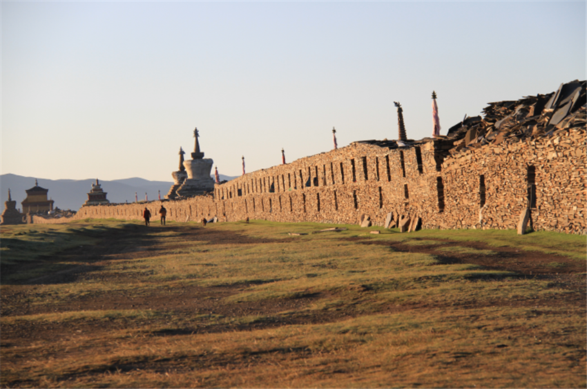 巴格嘛呢石經(jīng)墻 2.png 巴格嘛呢石經(jīng)墻 2.png