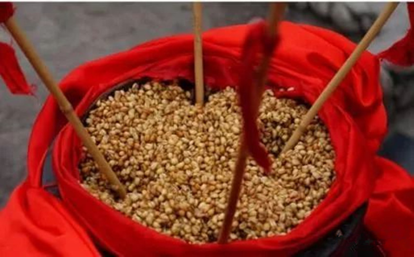 咂酒.jpg 咂酒.jpg