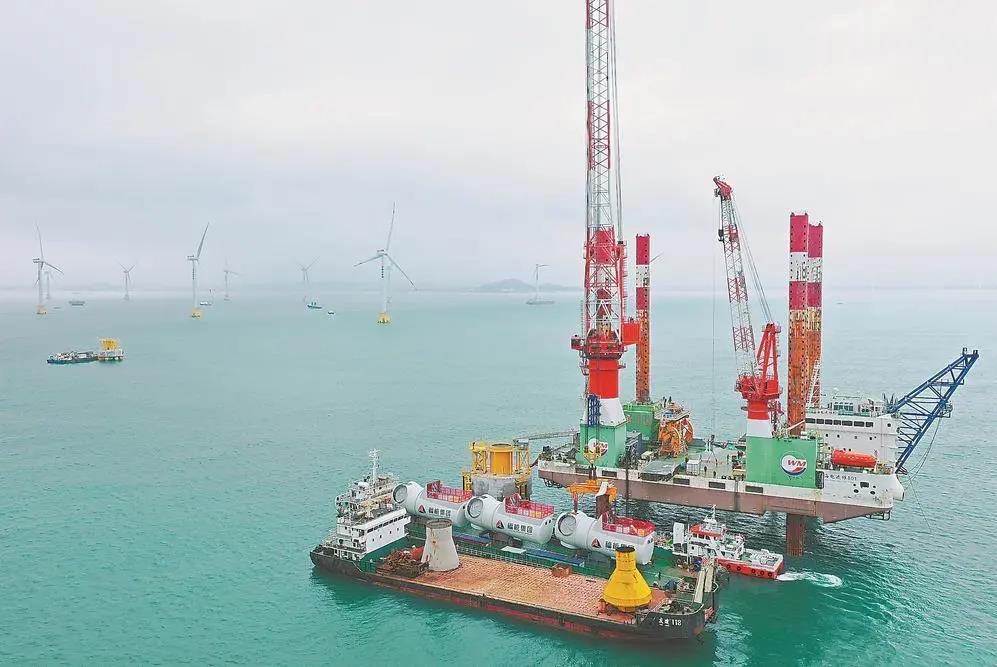 福能集團(tuán)曾是“一煤獨(dú)大”的老國企，近年來積極轉(zhuǎn)型，布局新能源、新材料、醫(yī)療健康等領(lǐng)域。圖為福能集團(tuán)三川海上風(fēng)電項目。（資料圖片）